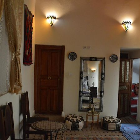 Riad Oumkaltoum Fez Bagian luar foto