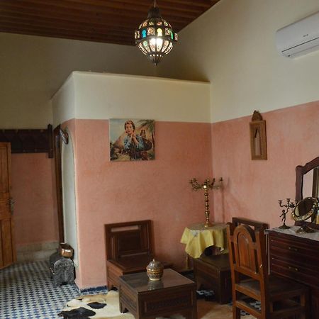 Riad Oumkaltoum Fez Bagian luar foto