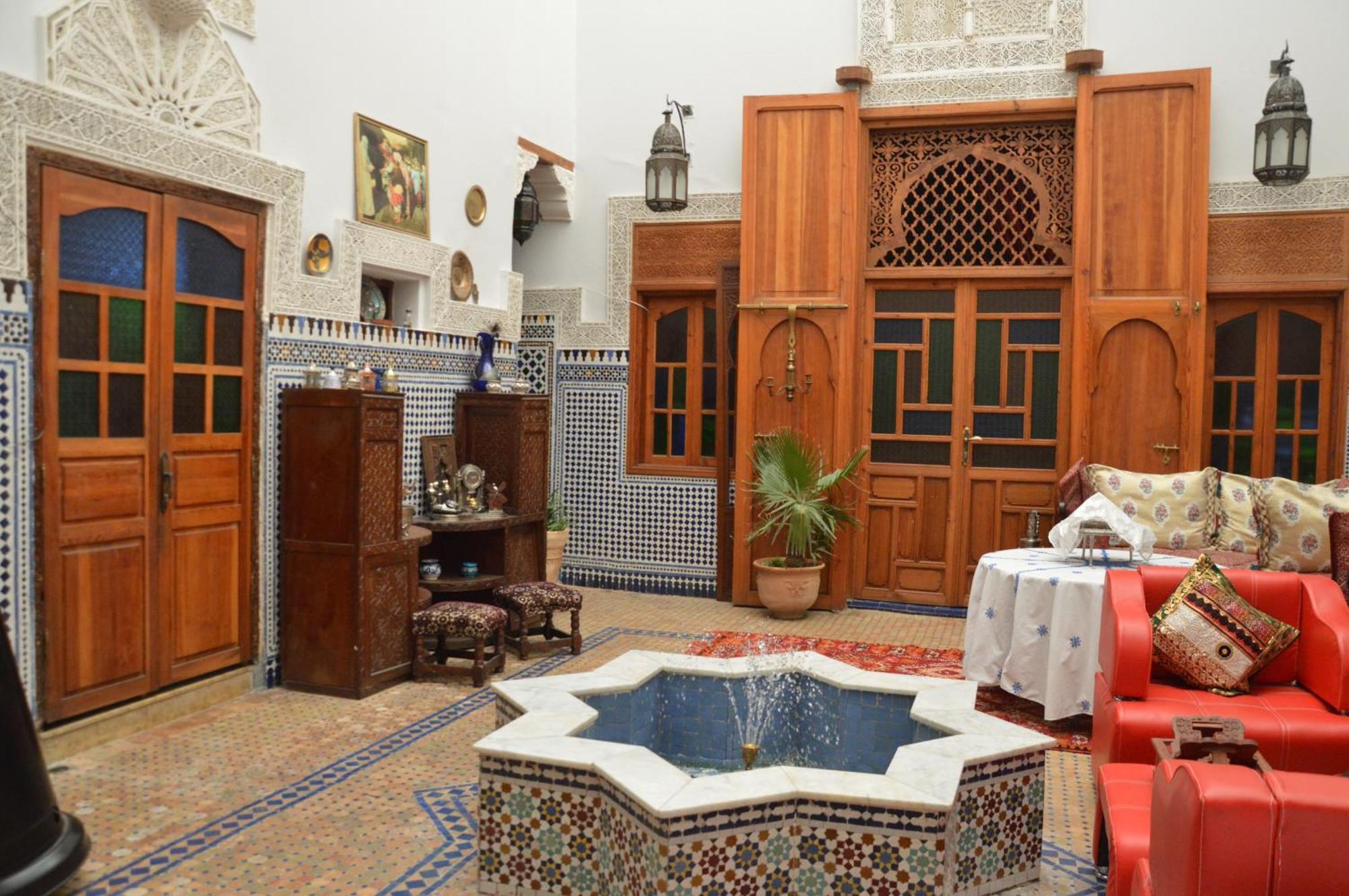 Riad Oumkaltoum Fez Bagian luar foto