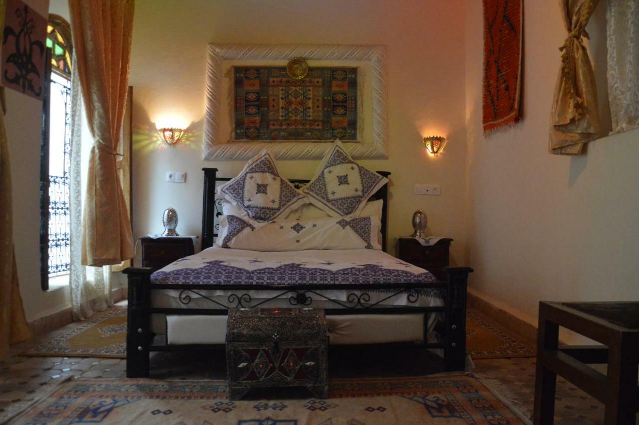 Riad Oumkaltoum Fez Bagian luar foto