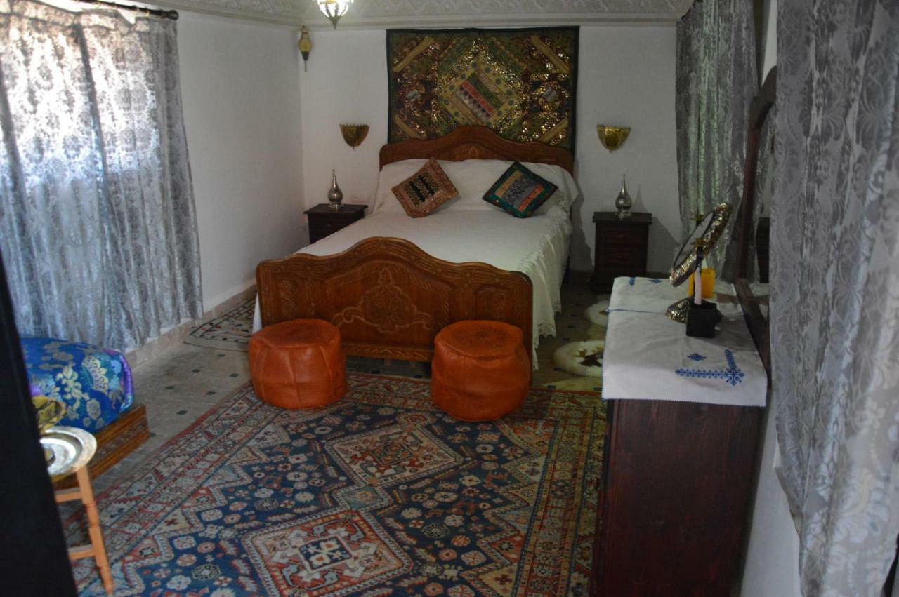 Riad Oumkaltoum Fez Bagian luar foto