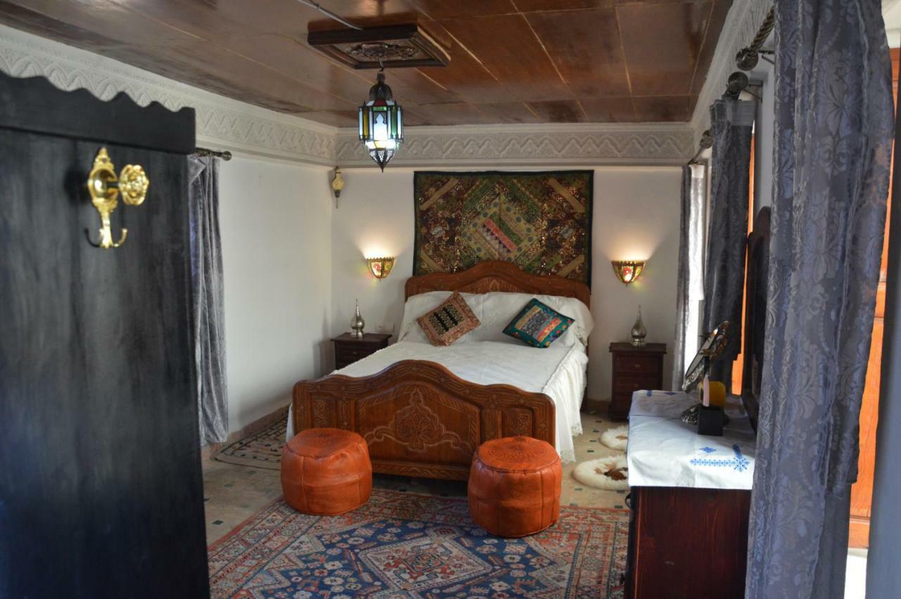 Riad Oumkaltoum Fez Bagian luar foto