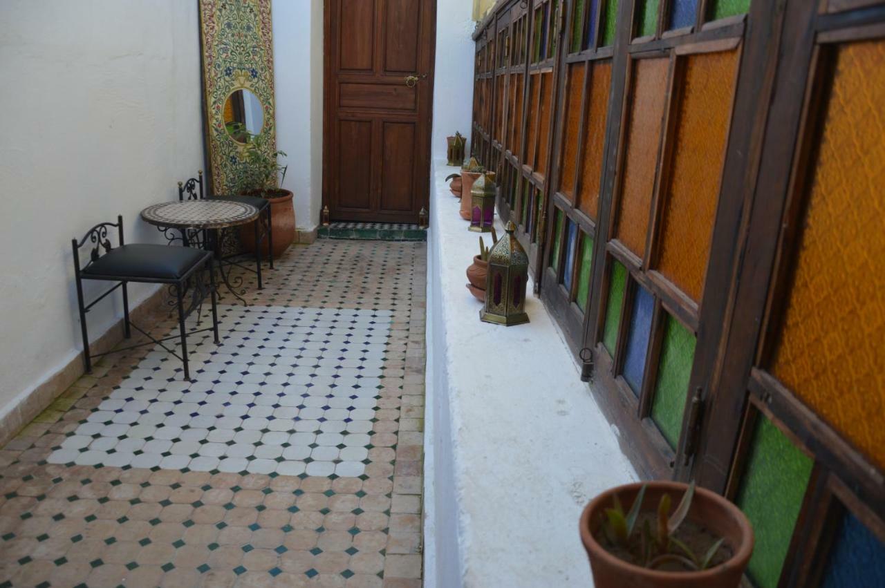 Riad Oumkaltoum Fez Bagian luar foto
