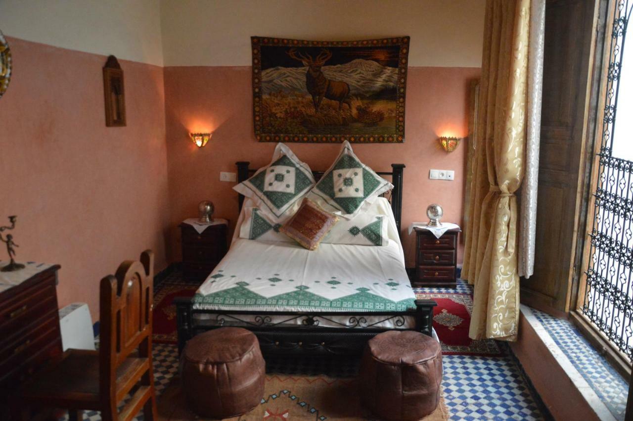 Riad Oumkaltoum Fez Bagian luar foto