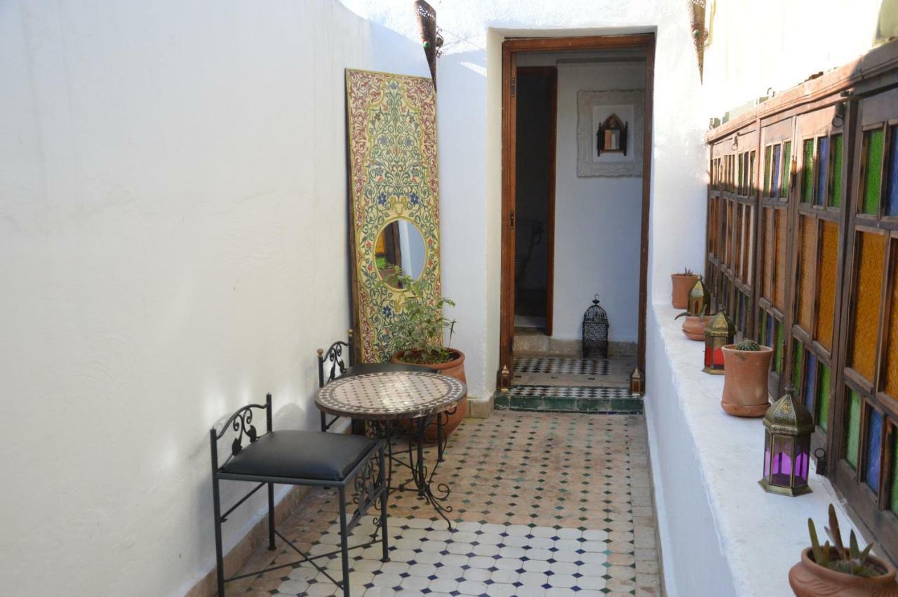 Riad Oumkaltoum Fez Bagian luar foto